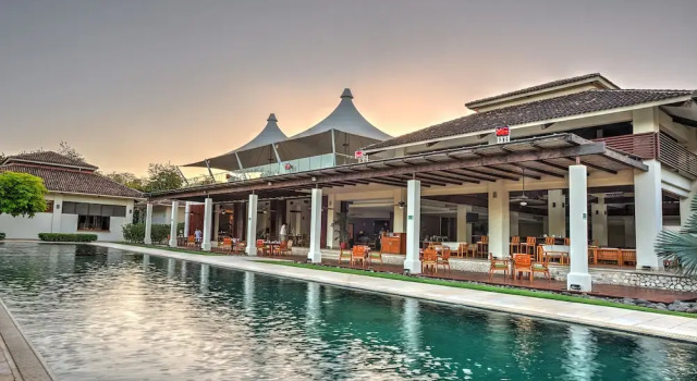 Ocean View Luxury Condo at Reserva Conchal A18, Rezerwuj Hotel Hotele w Cabo Velas z basenem, Basen