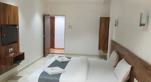 Fabhotel Omkar Pride