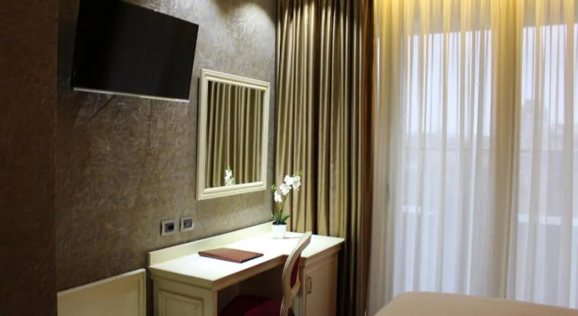 Трёхместный номер Standard Grand Hotel & Spa Tirana