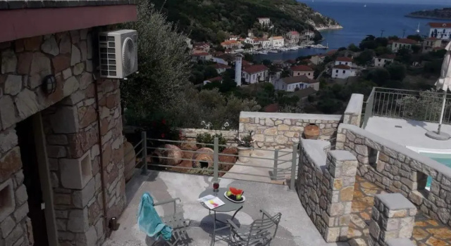 Likoudis Villas Suites,Traditional Ithacan Hospitality Above Kioni Harbot, Забронировать Отель Kiónion Остров Итака