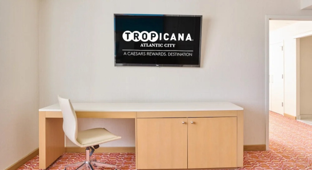 Двухместный люкс North c 1 комнатой Tropicana Atlantic City – A Caesars Rewards Destination
