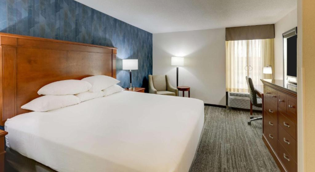 Номер Superior Drury Inn & Suites St. Louis St. Peters