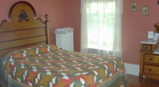 Spillett House B & B, Забронировать Отель Отели и гостиницы Шарлоттауна, рядом с Red Shores Racetrack &amp; Casino, Отель