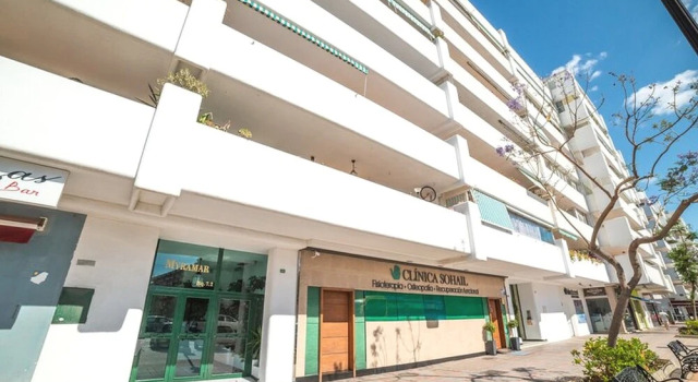 Myramar | 7 Pax | Parque de Poniente | 4724-KPAW, Забронировать Отель Отели Фуэнхирола 4 звезды, рядом с Salon Varietes Theatre, 4*