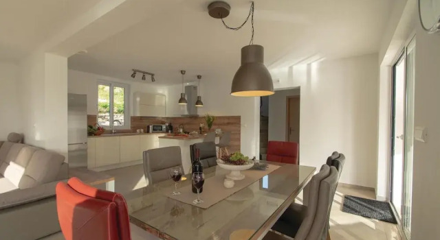 Beautiful Home in Dingac With Wifi and 3 Bedrooms