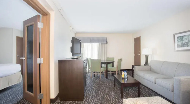 Двухместный номер Executive Wyndham Grand Executive Center Little Rock Airport