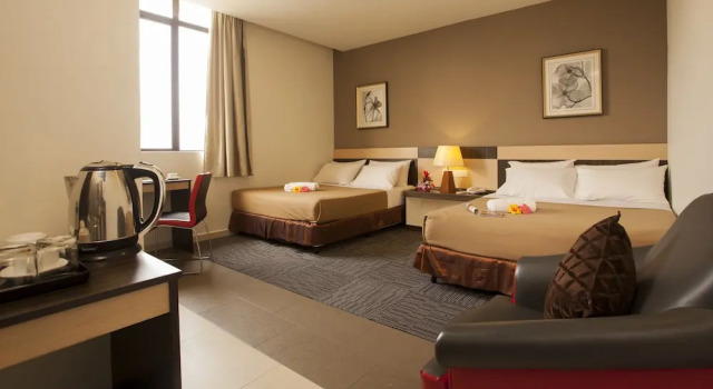 Номер Deluxe LEO Express Hotel