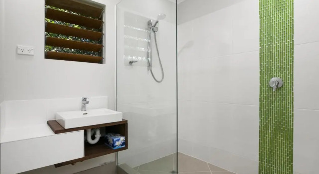 Secret Mission, Prenota Hotel Wongaling Beach Queensland