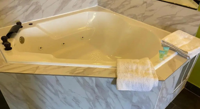 Люкс Skylight Inn Willoughby - Cleveland Mentor