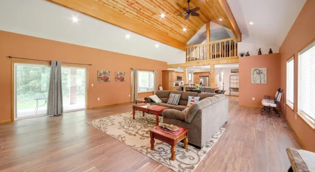 Коттедж Spacious House on Half Acre < 3 Mi to Beach!
