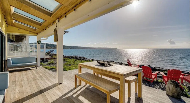 Whale Watch & Relax Fireside: Puget Sound Gem!, Buchen Sie Ferienhaus Villen in Island County, Villa