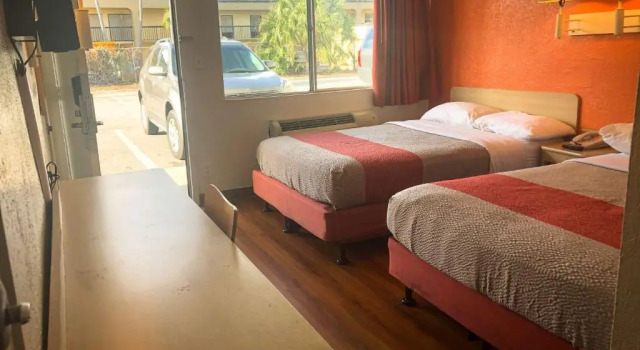 Четырёхместный номер Standard Motel 6-Jacksonville, FL - Orange Park