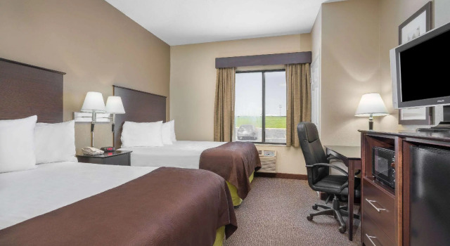 Четырёхместный номер Standard Comfort Inn & Suites Rochester South Mayo Clinic