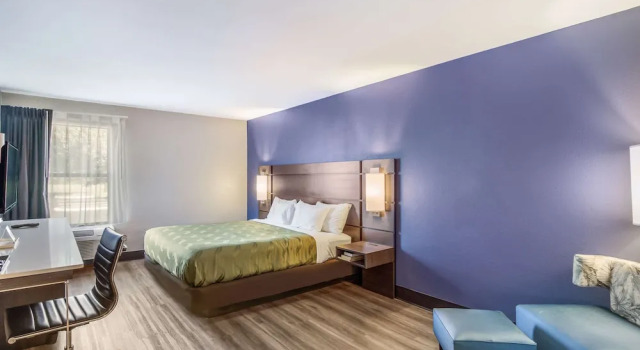 Номер Luxury Quality Inn near MCAS Cherry Point