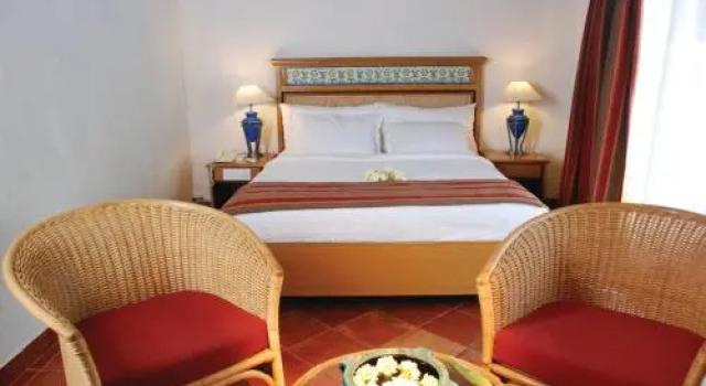 Leonia Holistic Destination