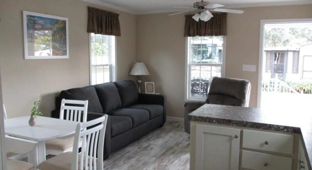 Sweetwater RV Resort, Boek Resort Hotels in Zephyrhills met parkeren, Parkeren