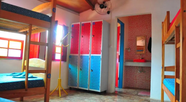 Кровать в общем номере (женский номер) Viela Hostel