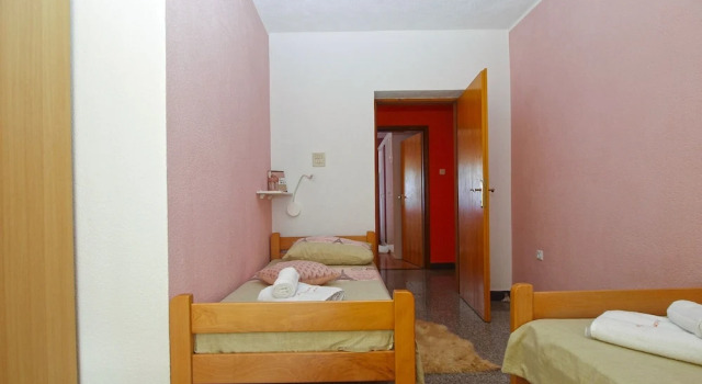 Apartment 1862