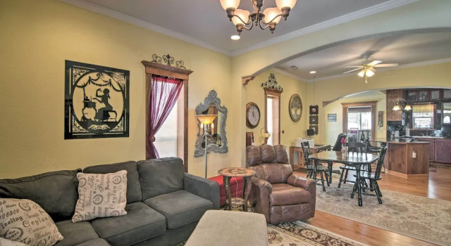 Charming Loveland Home w/ Yard, Walk to Dtwn!, Забронировать Отель Отели Лавленд 3 звезды, 3*