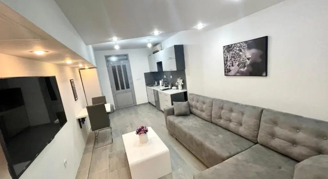 Apartment Diamond -modern and lovely seaside studio apartment, Book Lejlighed Hoteller i Kotor Riviera med parkering, Parkering