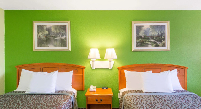 Четырёхместный номер Standard Days Inn by Wyndham Fulton