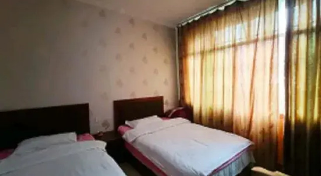Yilong Fuqiang Network Hotel