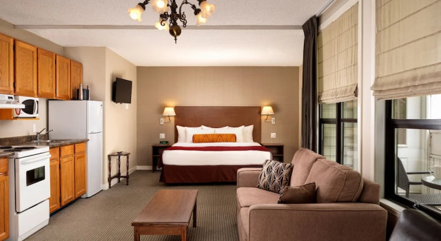 Номер Standard с балконом Huntingdon Hotel and Suites