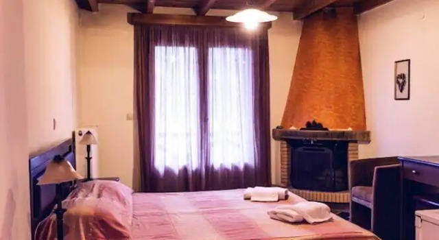 Двухместный номер Standard с балконом Guesthouse Teloni