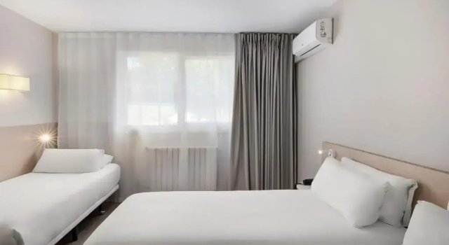 Трёхместный номер Standard B&B HOTEL Oviedo
