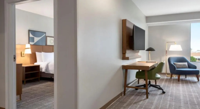 Четырёхместный люкс c 1 комнатой Staybridge Suites Lexington S Medical Ctr Area by IHG