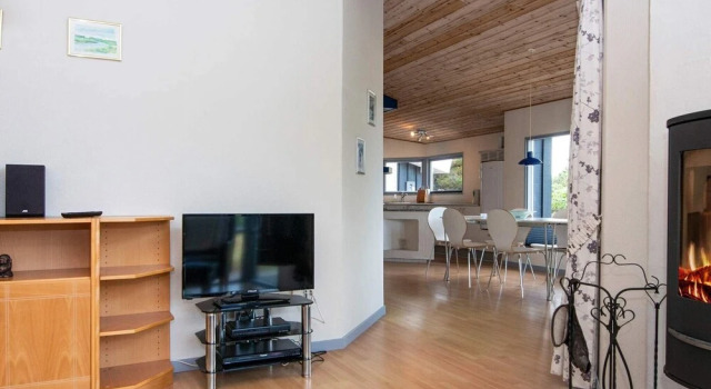 Tranquil Holiday Home in Henne Jutland With Terrace, Book Hotel 3-stjernede hoteller i Henne, 3*