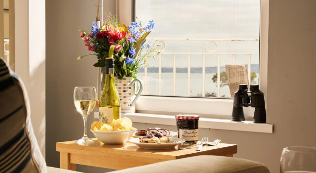 The Maidencombe Studio - Comfortable Couples Retreat with Stunning Coastal Views
