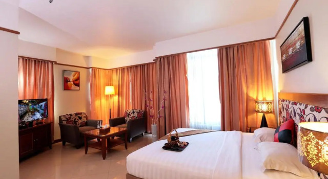Полулюкс Hotel Maximillian