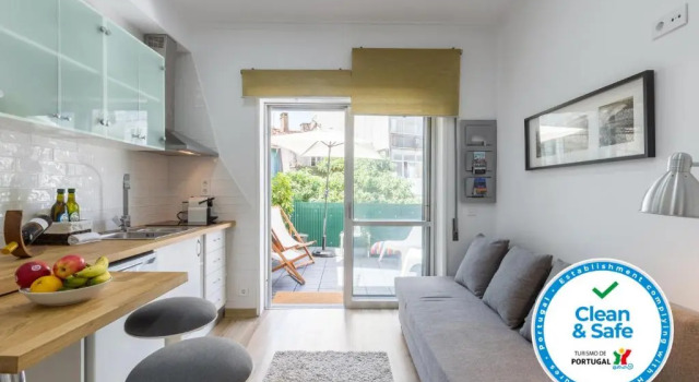Modern Flats with Stunning Terrace - Central Location