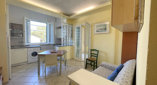 In villa on the sea, apartment on the 1°st floor,  with veranda and spacious sea view terrace. 5 bed-Villa Fiorella p. 1° monte