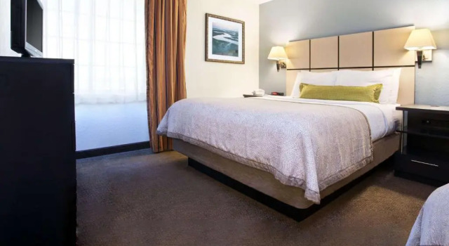 Люкс Sonesta Simply Suites Miami Airport Doral