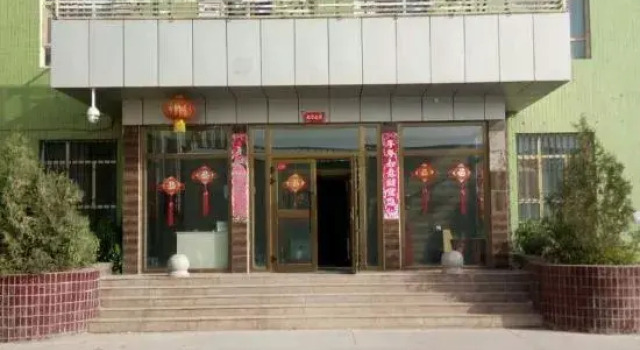 Huixinyuan Hotel, Rezerwuj Hotel Hotele w Korla z parkingiem, Parking