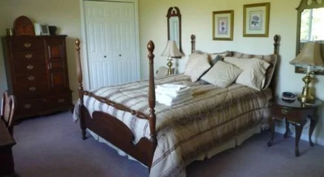 Lands End, Book Hotel North Saanich Saanich