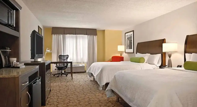 Четырёхместный номер Premium Hilton Garden Inn Rochester/Pittsford