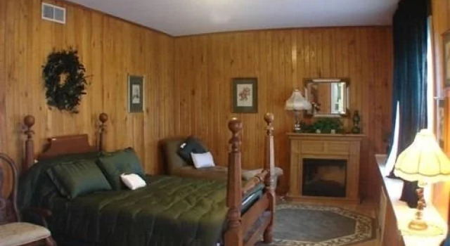Tuckasiegee River Mountain Lodge, Забронировать Отель Отели Уитиер с парковкой, Парковка
