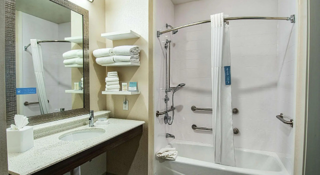 Четырёхместный номер Standard Hampton Inn & Suites by Hilton Mission Viejo Laguna San Juan Capistrano