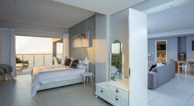 Evolved Luxury Accommodation, Забронировать Отель Умхлали Durban North Coast