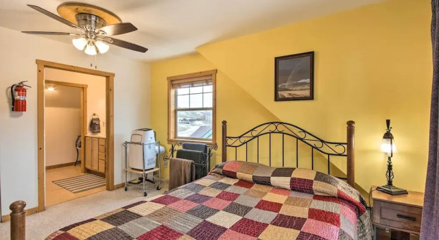 Inviting Townhome: 30 Mi to Yellowstone NP!