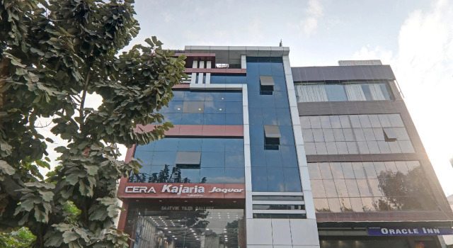 Capital O 84117 The Diamond Night Inn, Забронировать Отель Отели Гомти Нагара с парковкой, Парковка