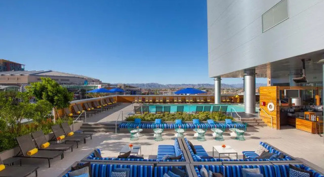 Полулюкс Kimpton Hotel Palomar Phoenix Cityscape by IHG