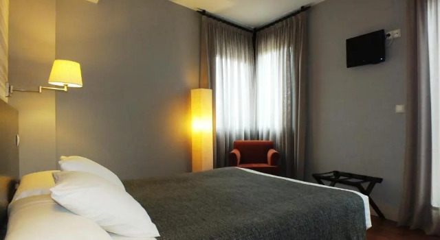 Двухместный номер Deluxe с видом на реку Hotel Puerta del Arco