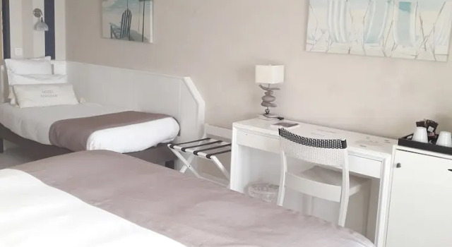 Трёхместный номер Superior с видом на море Hôtel The Originals Miramar, Royan Pontaillac