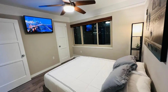 2 Bedroom Penthouse Downtown Seattle, Забронировать Отель Отели Сиэтла с парковкой, рядом с First Presbyterian Church, Парковка