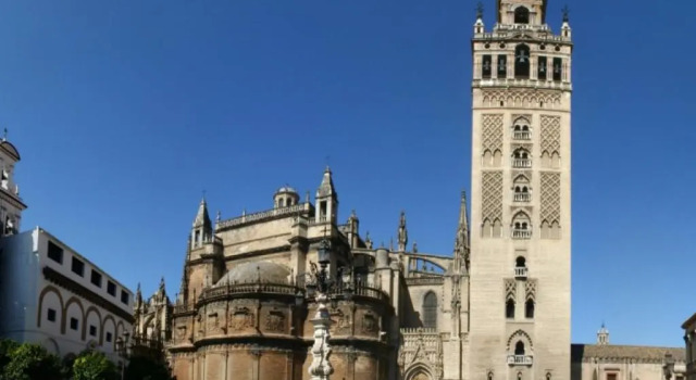 Idilico ático en Triana-3BD+1BTH