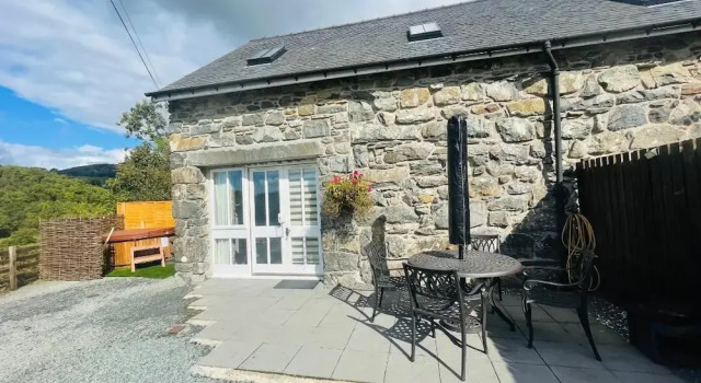 Коттедж с 2 комнатами с видом на горы Dolgun Uchaf Historic B&B and Cottages with Boutique Bedrooms In The Heart of Snowdonia